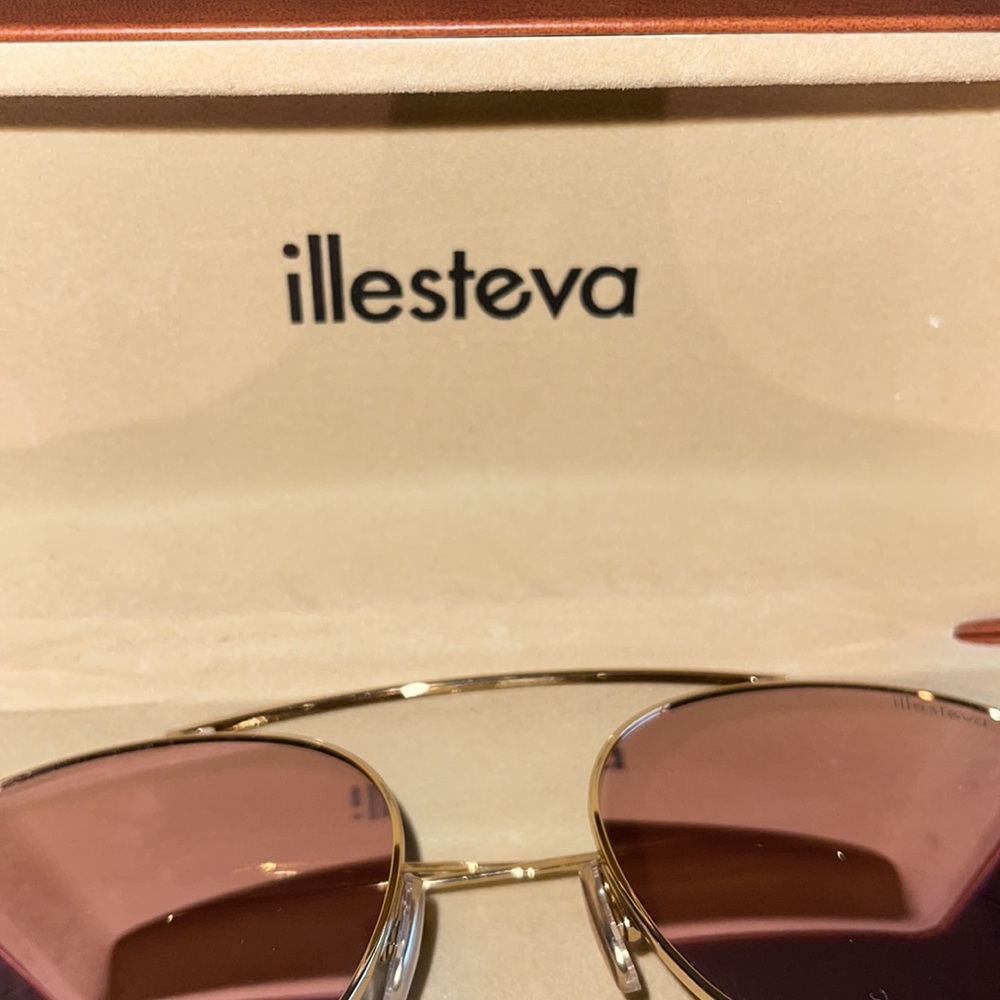 ILLESTEVA ROSÈ GOLD SUNNIES - Picture 2 of 2